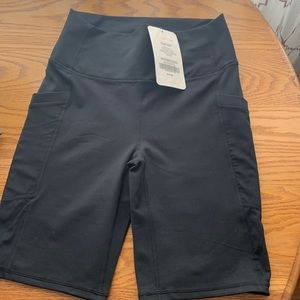 fabletics mila high waisted pocket short